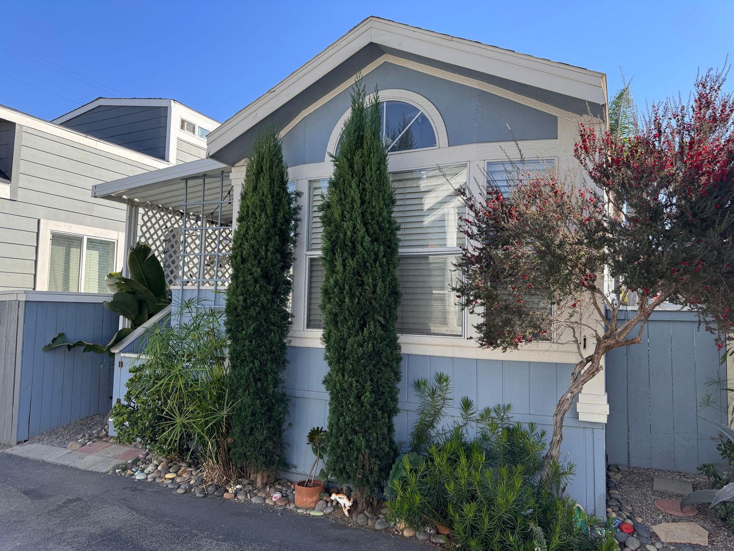 Encinitas House: 1624 North Coast Highway 101