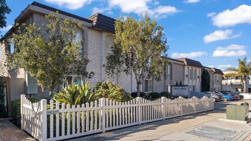 *LABOR DAY SPECIAL* SPACIOUS Ocean Beach 1 BR with Parking! – photo 1