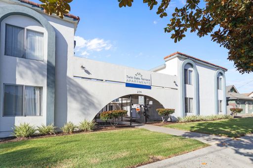 Charming 2BR with Parking ~ 2 Blocks from Downtown Chula Vista! – photo 1