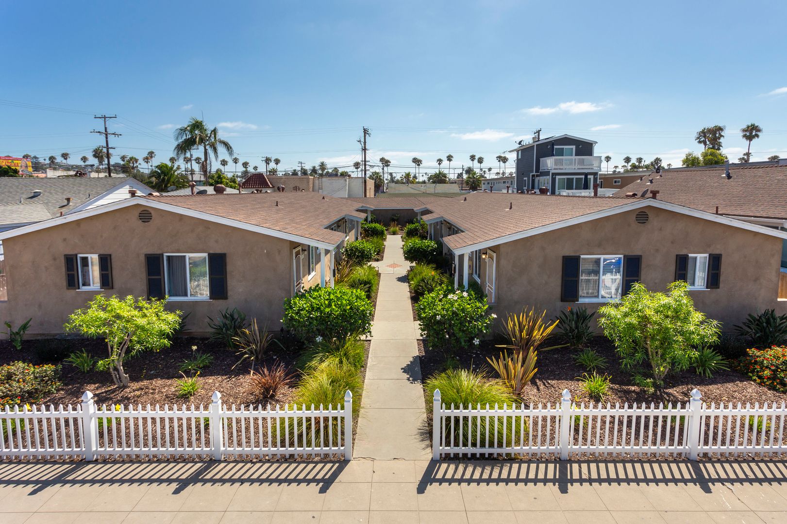San Diego Apartment: 4913-23 1/2 Saratoga Avenue