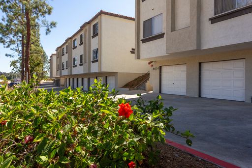 OPEN HOUSE: 9/5 9-10AM ~ La Mesa 3 BR with AC, Onsite Laundry, Pool, & More! – photo 1