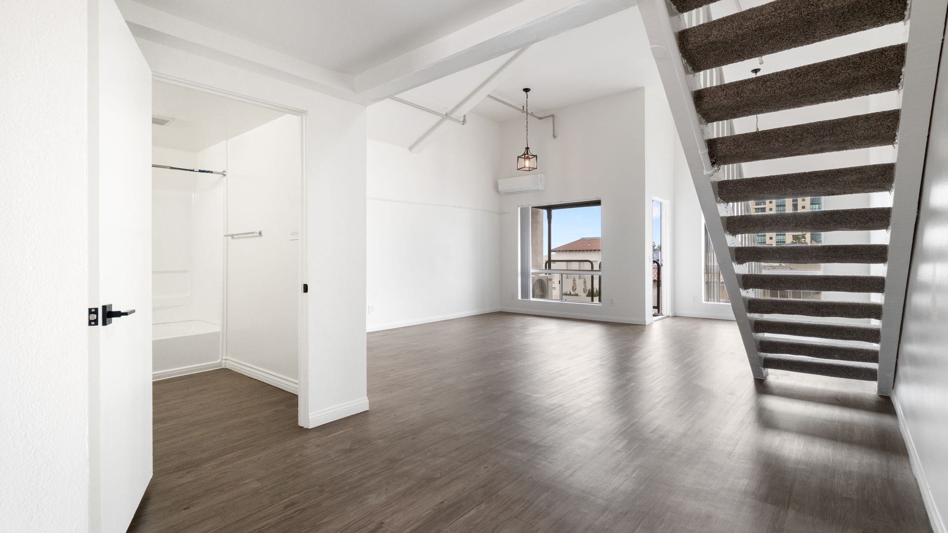 San Diego Apartment: 302 Island Avenue