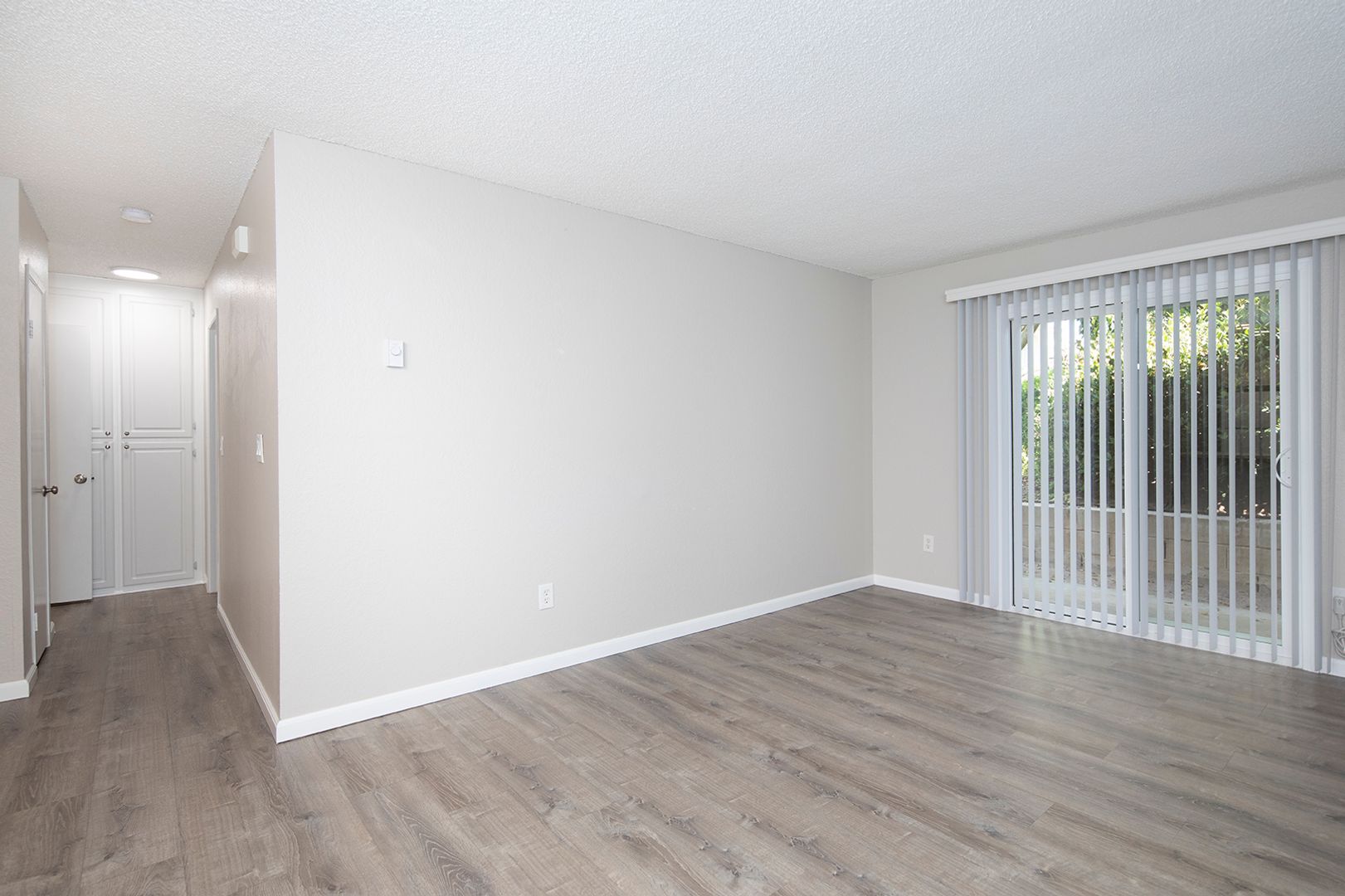 San Diego Apartment: 7830-7870 Stalmer St.