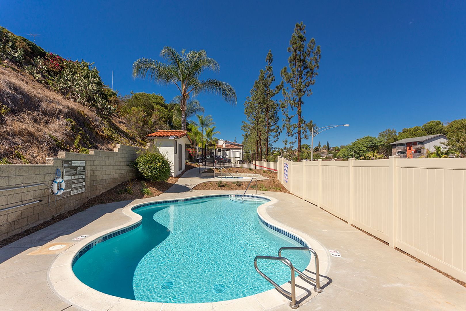 La Mesa Apartment: 5630 - 5670 Jackson Drive