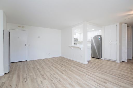 Normal Heights: Downstairs 2 Bedroom w/ 2 Parking Spaces & W/D – photo 1