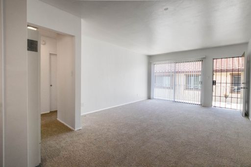 2 Bedroom in AMAZING Coronado Location with Onsite Laundry!