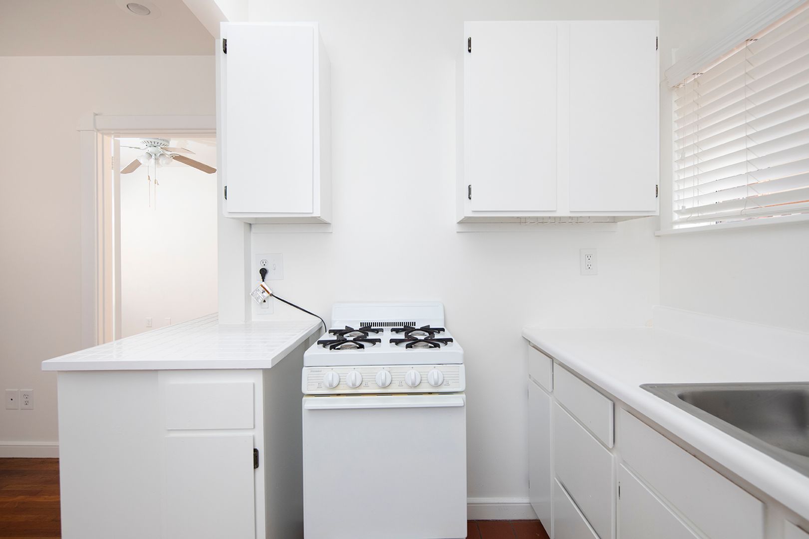 CVA - Crevillea Apartments 3 of 12
