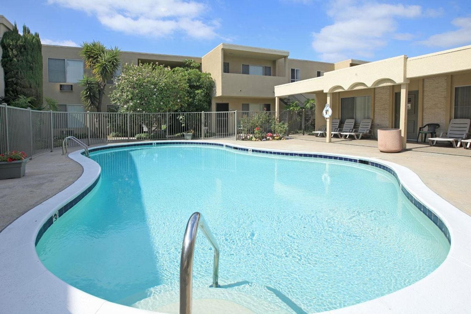 El Cajon Apartment: 1072 E. Madison Avenue