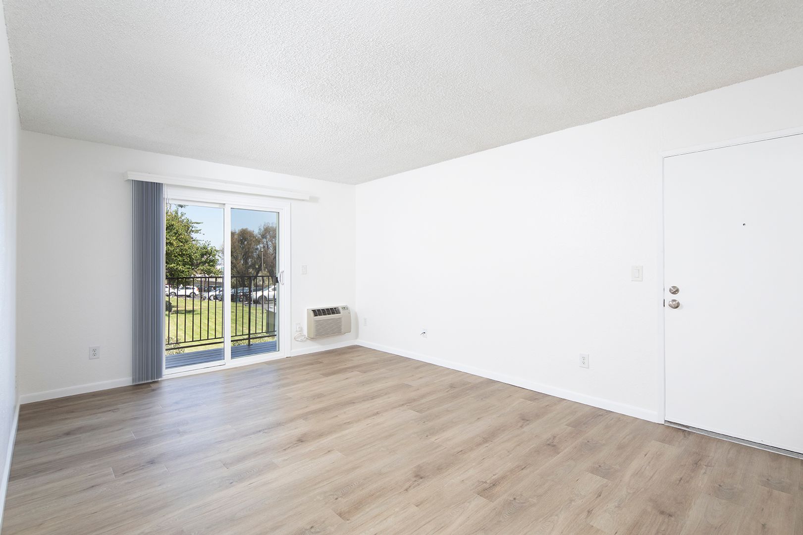 San Diego Apartment: 7830-7870 Stalmer St.