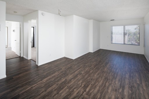 OCEAN BEACH/WEST POINT LOMA: 2BR/2BA with 2 Balconies – photo 1