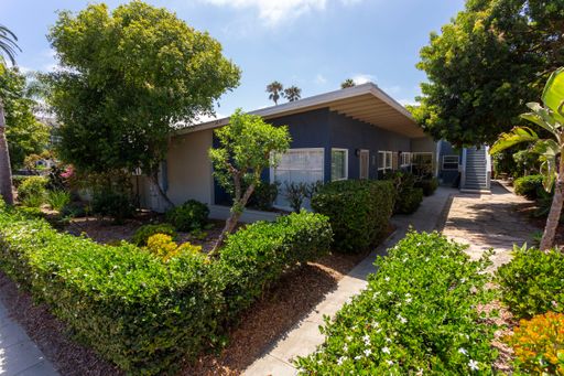 1 Bed/1 Bath in North Pacific Beach with Parking! – photo 1