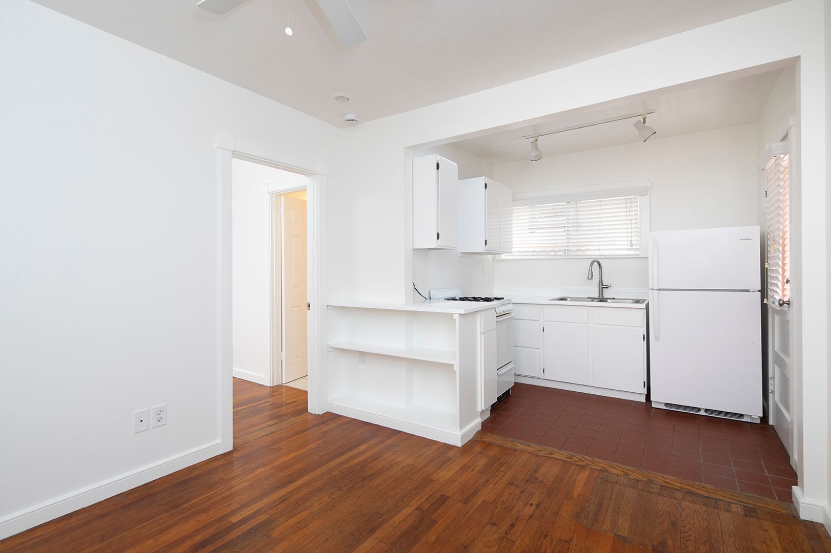 San Diego Apartment: 1922 - 1934 3rd Avenue
