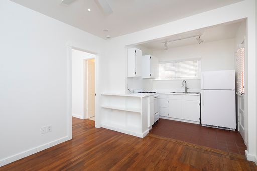 OPEN HOUSE: 9/2 12-1PM ~ 1BR Between Balboa Park and Little Italy with Onsite Laundry! – photo 1