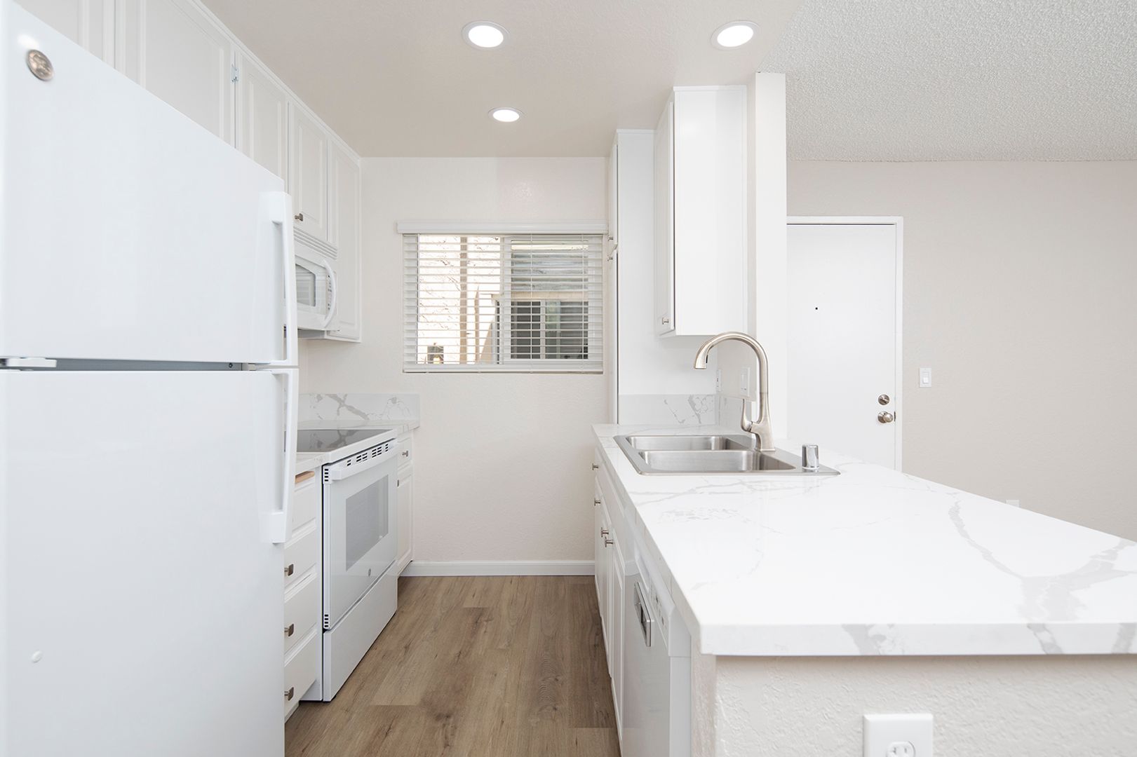 San Diego Apartment: 7830-7870 Stalmer St.