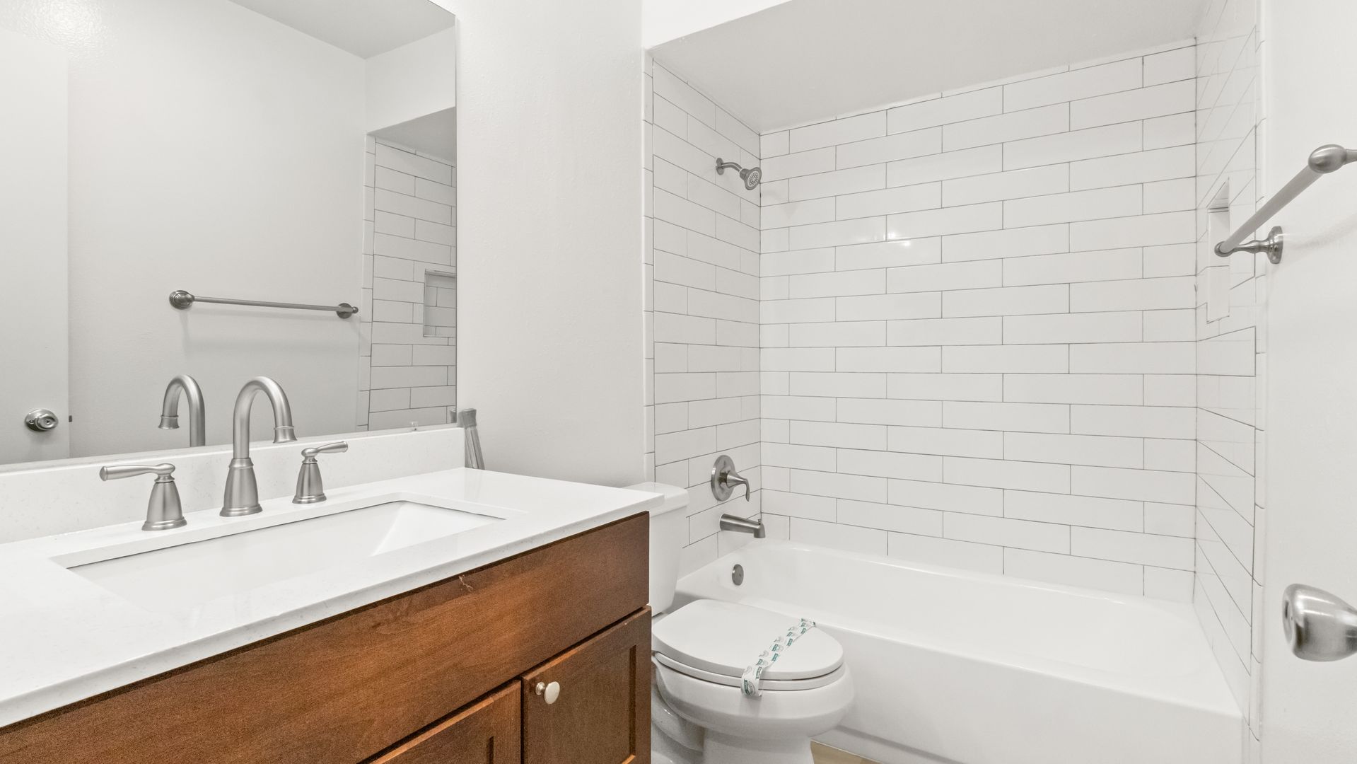 KV - Twin Cypress Apts 9 of 12