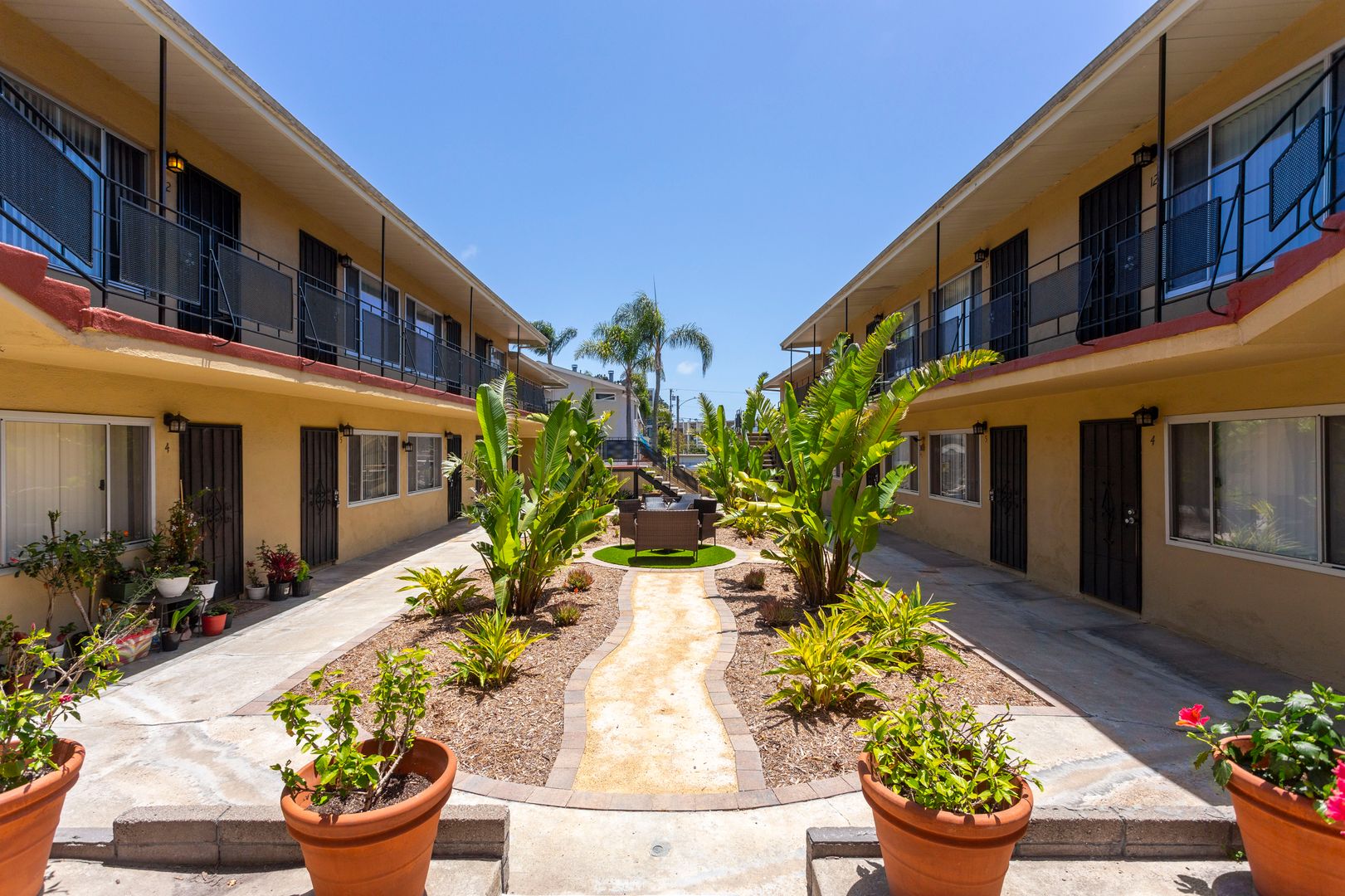 San Diego Apartment: 1327-1335 Pacific Beach Drive