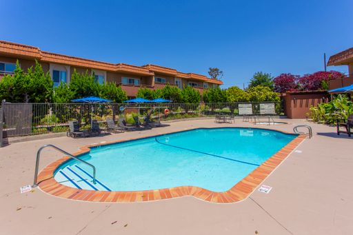 OPEN HOUSE: 9/5 11AM-2PM ~ 1BR in La Mesa with Parking, Pool, and AC! – photo 1