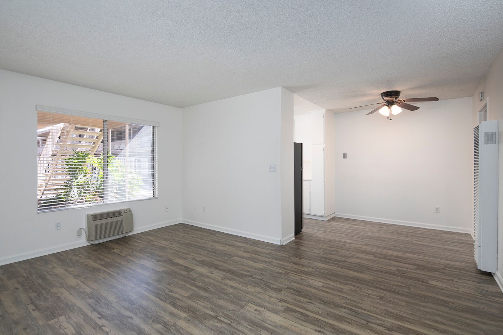 El Cajon Apartment: 163 Ballantyne Street
