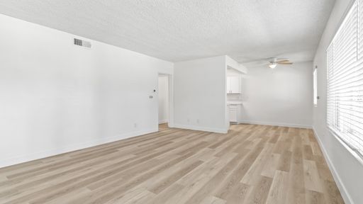 *MOVE-IN SPECIAL* Large 2 BR with Pool & Parking in Oceanside! – photo 1
