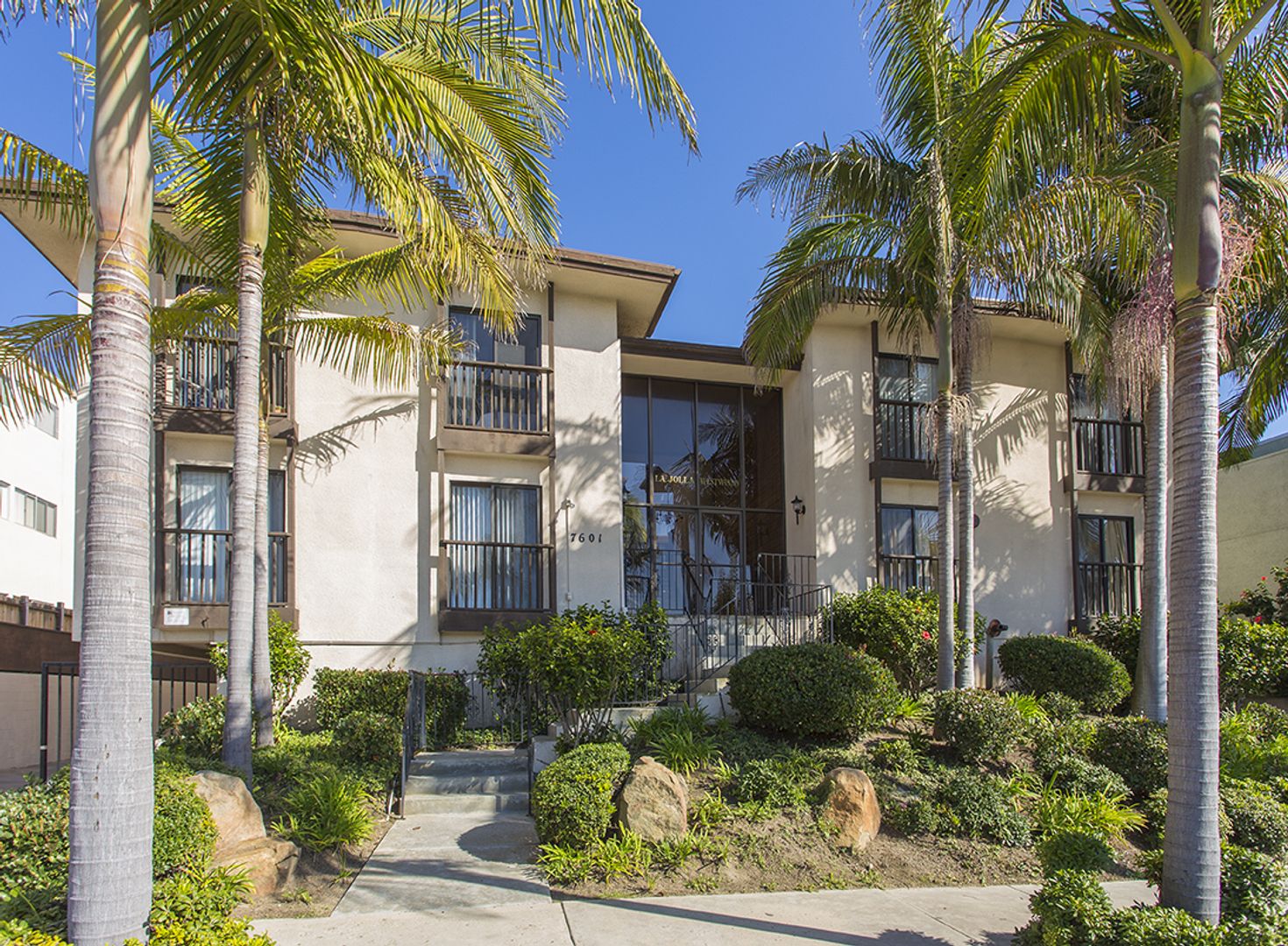 La Jolla Apartment: 7601 Eads Avenue