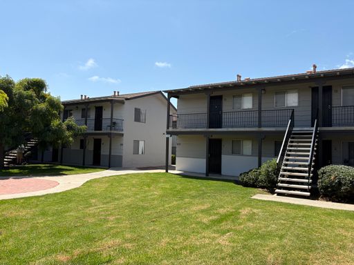MOVE-IN SPECIAL ~ 1BR in National City with Parking and Onsite Laundry! – photo 1