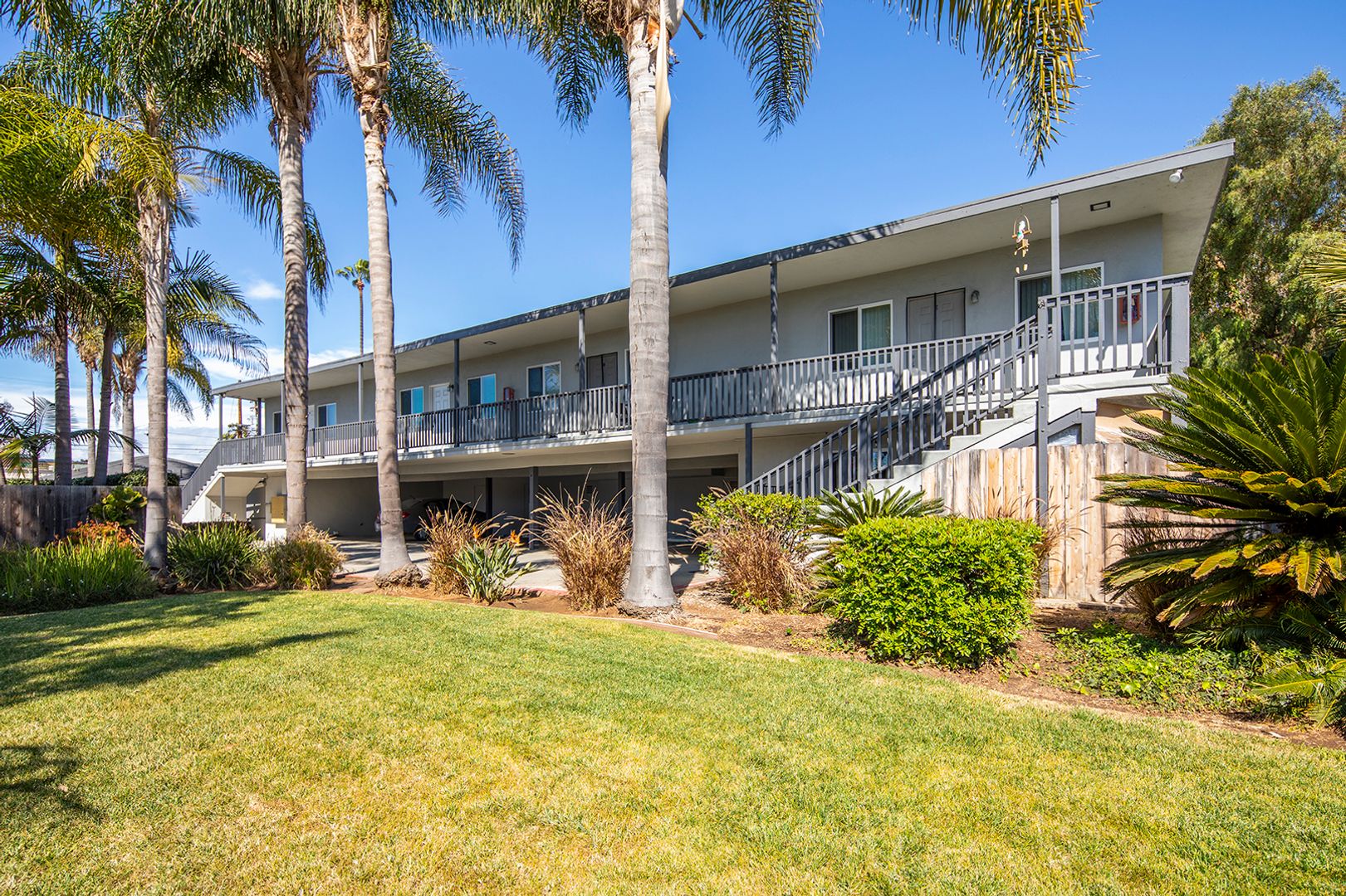 Carlsbad Apartment: 947 Oak Avenue
