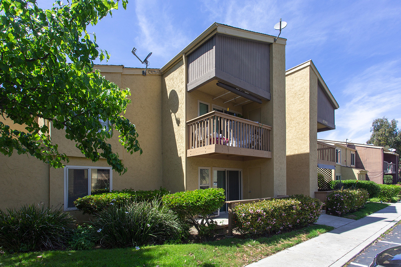 San Diego House: 6046 Rancho Mission Road