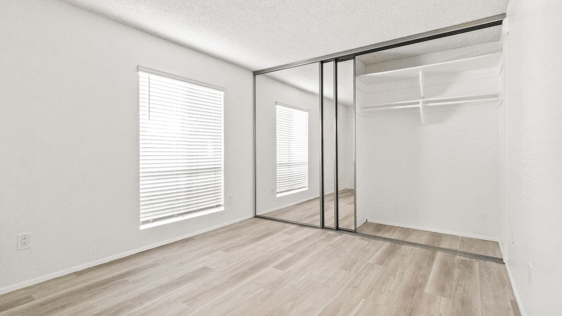 KV - Twin Cypress Apts 8 of 12