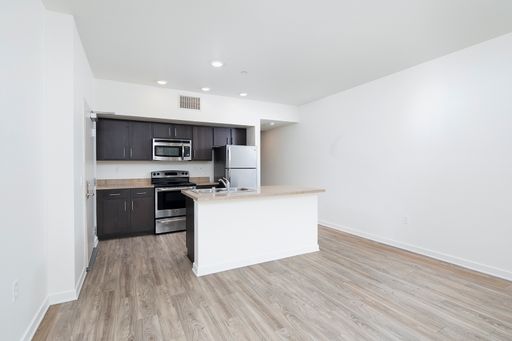 Gorgeous La Mesa 1b/1ba Apartment, W/D IN UNIT! – photo 1