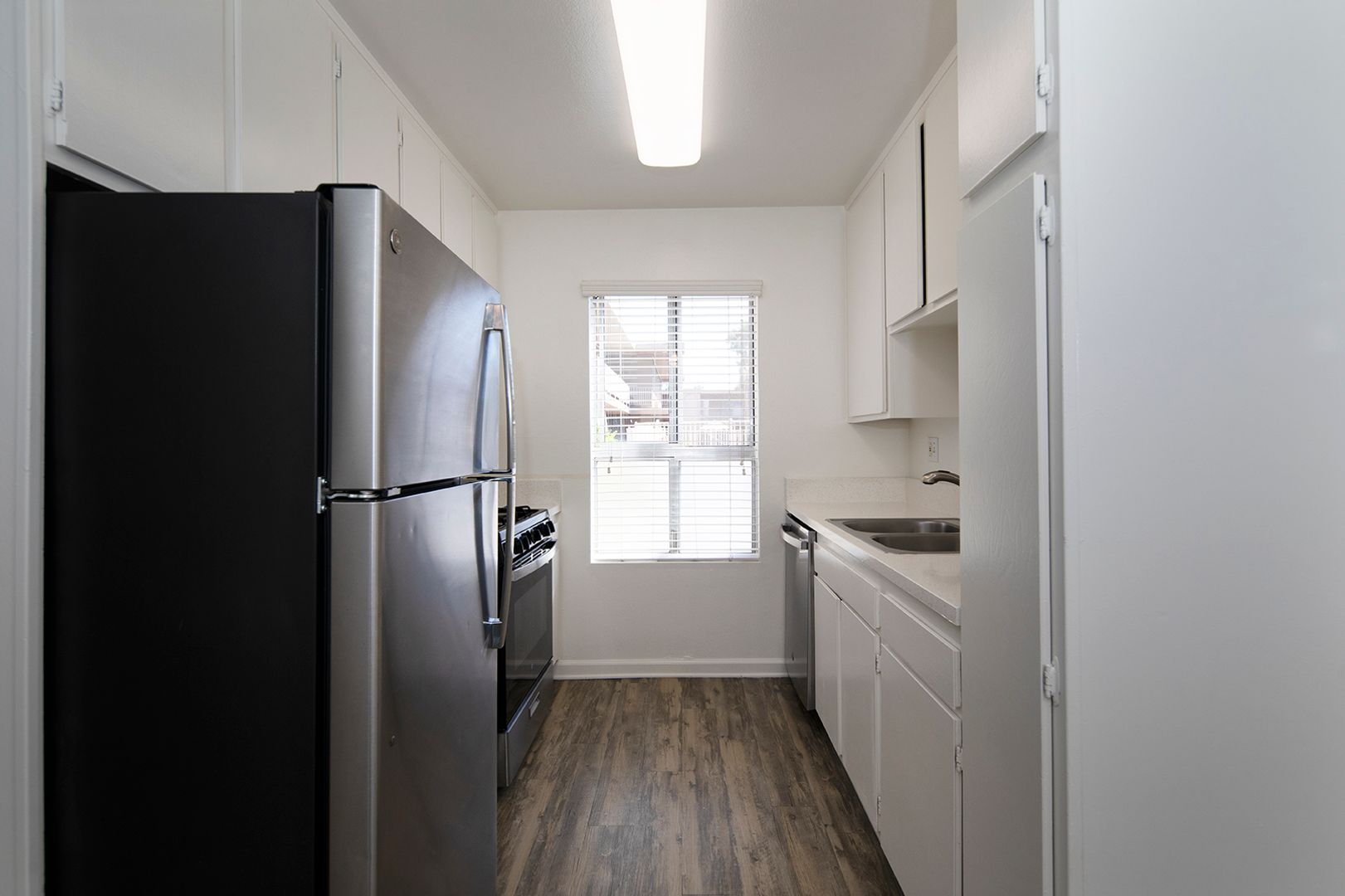 427 - Trade Winds Apts 10 of 12