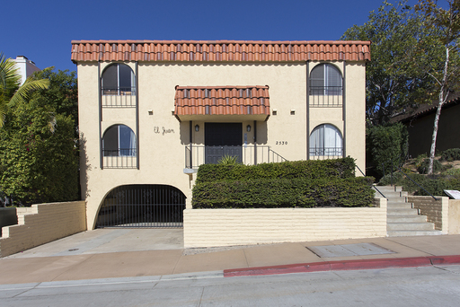 2 WEEKS FREE! 1BR in Old Town with Parking and Onsite Laundry – photo 1