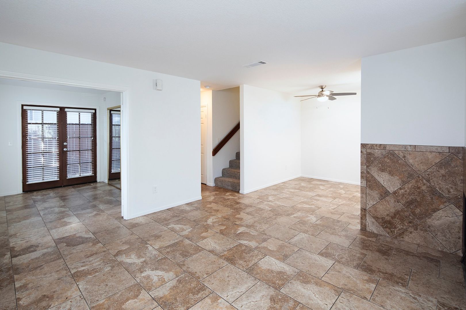 *OPEN HOUSE: 10/25 9:30-10:30AM* Townhome in Pacific Beach with W/D in Unit and Parking!