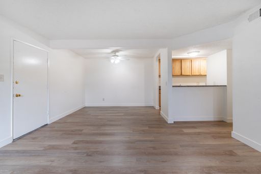 $600 OFF 1st Month's Rent! Spacious 2 Bedroom with Extra 1/2 Bath in Master, APPLY NOW! – photo 1