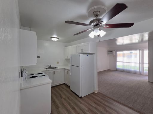 Upstairs 1 Bedroom w/ Pool View, Walk to BART, Shops & More, APPLY NOW – photo 1
