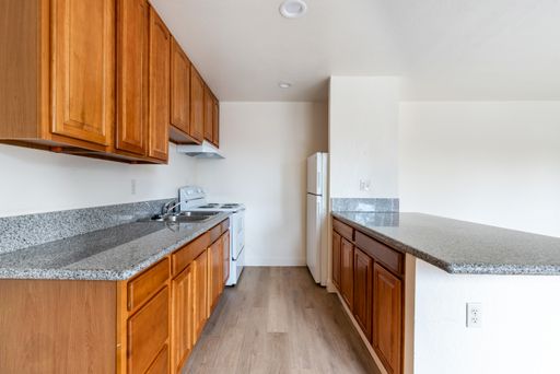 Upstairs 2 Bedroom 1 Bath, Open Floor Plan, APPLY NOW! – photo 1