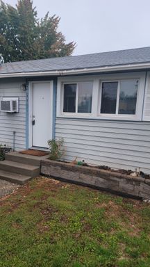 Cozy 2 bed 1 bath located right in Garden City! – photo 1