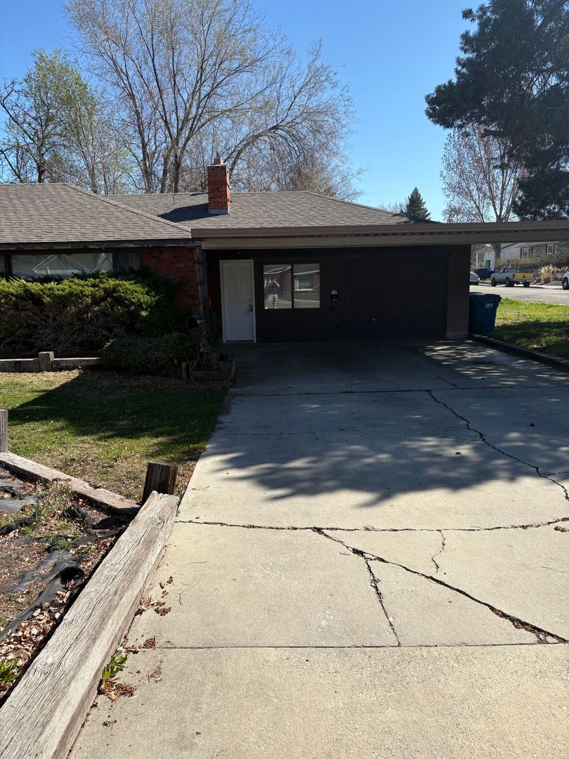 Boise Apartment: 2102 N Liberty  #A