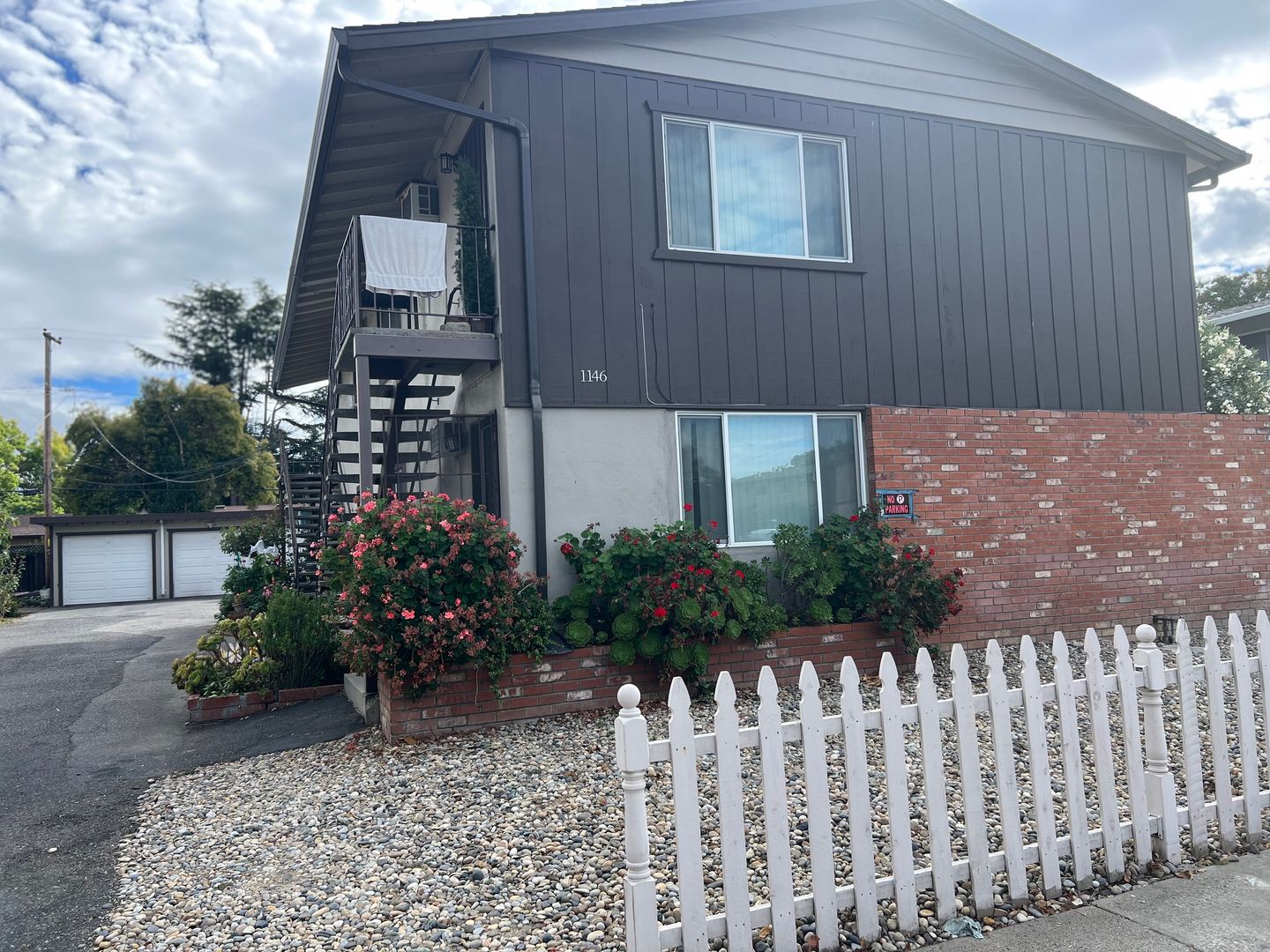 CAMPBELL Apartment: 1146 W HAMILTON