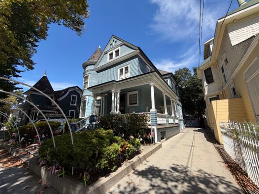 SAN JOSE DOWNTOWN - STUDIO APARTMENT IN CLASSIC VICTORIAN HOME! – photo 1
