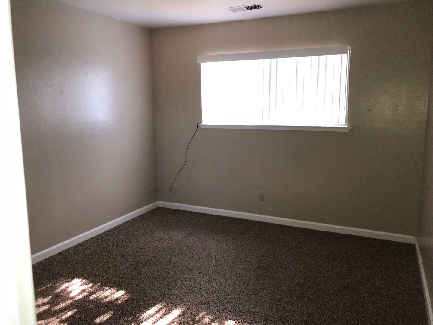 1118 N. Gem St, Tulare, CA 93274