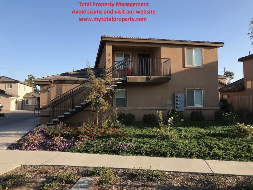 2152 W. LARK - 2 BEDROOM 2 BATHROOM - UPSTAIRS - VISALIA – photo 1
