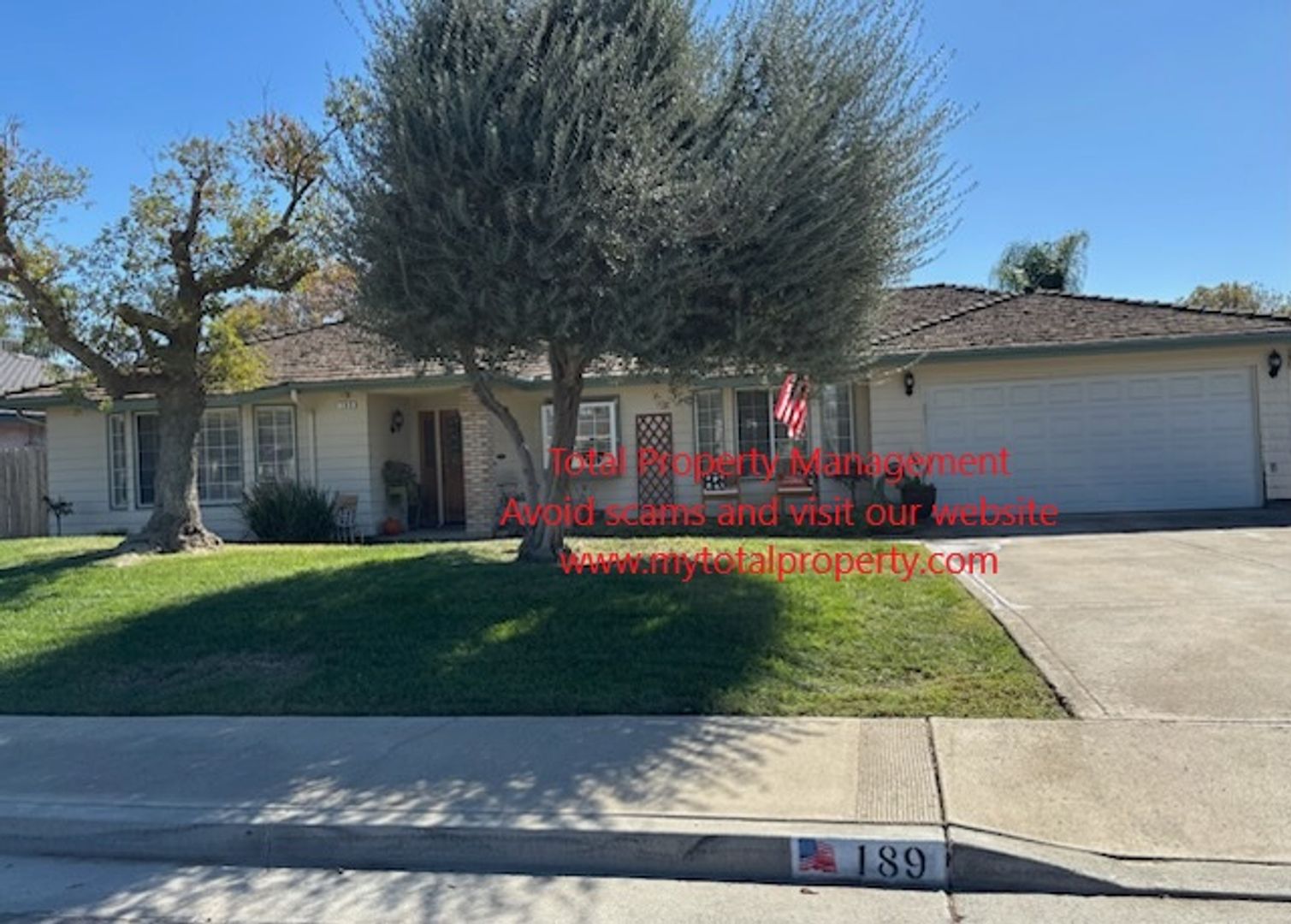 Hanford House: 189 W Julia Way
