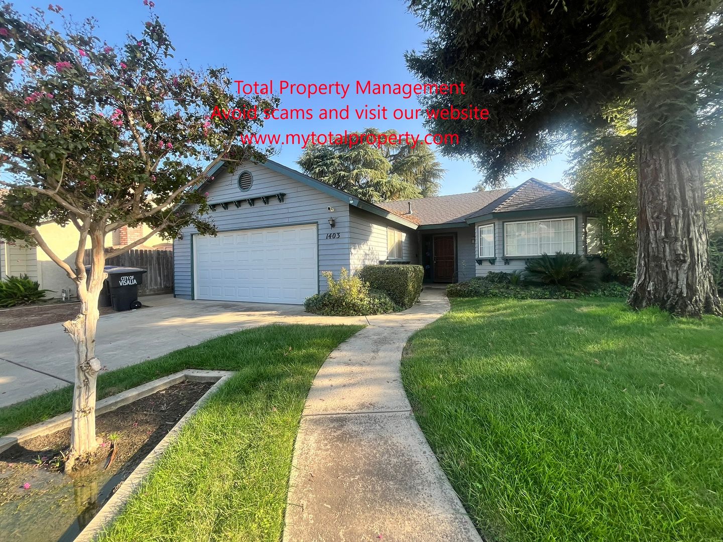 Visalia House: 1403 E Buena Vista Ave