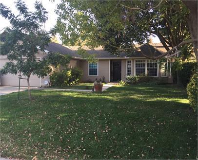 5933 W. HOWARD CT. - 3 BEDROOM 2 BATH - SW VISALIA