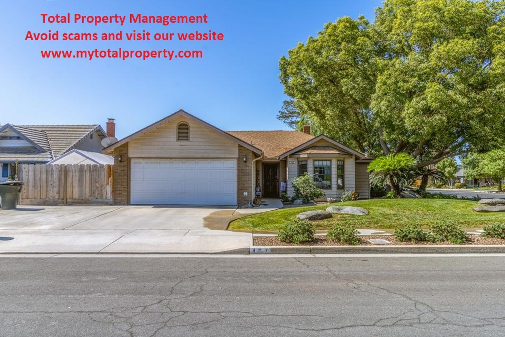 Tulare House: 407 Hoover Ave.