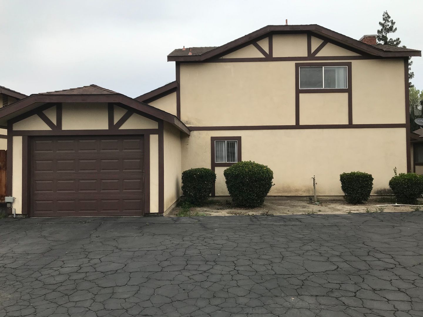 1118 N. Gem St, Tulare, CA 93274