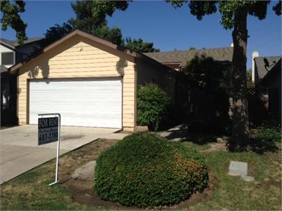 511 N. VELIE DR. - 3 BEDROOM 2 BATH - VISALIA – photo 1