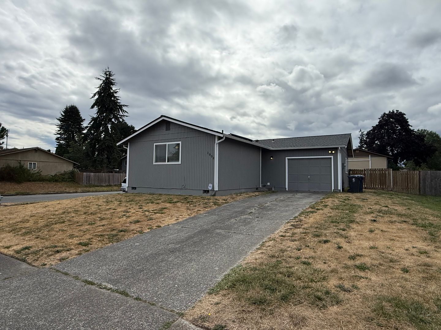 Tacoma House: 1002 S 94th St