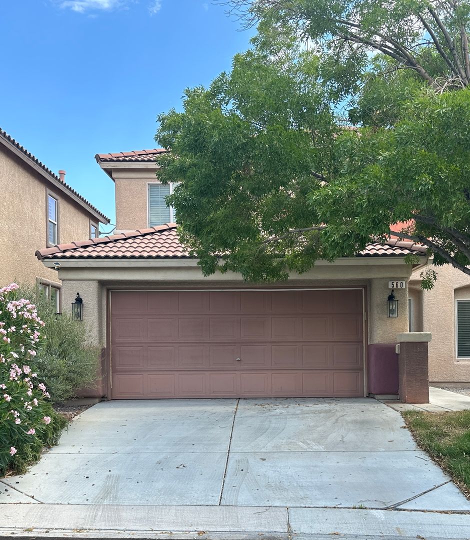 Las Vegad House: 560 PLAYA LINDA Place