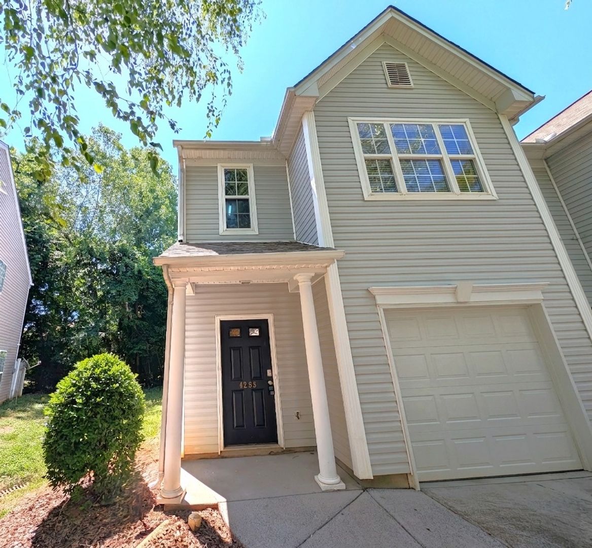Charlotte Townhome: 4283 Glenlea Commons Drive